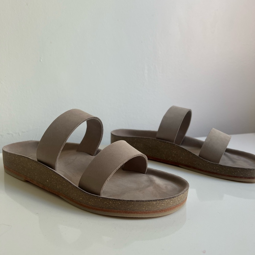 Deep Nude Women's Leather Flat Sandals